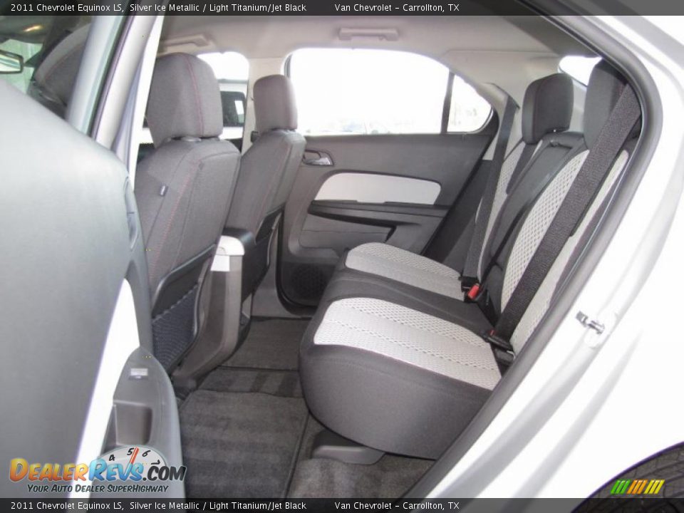 2011 Chevrolet Equinox LS Silver Ice Metallic / Light Titanium/Jet Black Photo #11