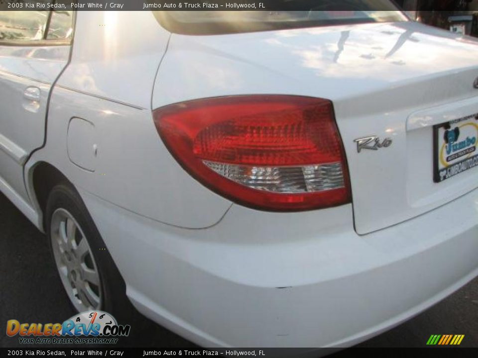 2003 Kia Rio Sedan Polar White / Gray Photo #8
