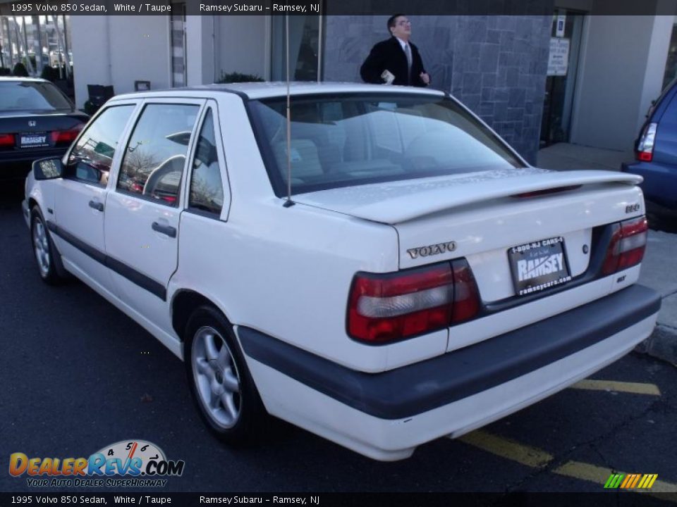 1995 Volvo 850 Sedan White / Taupe Photo #3