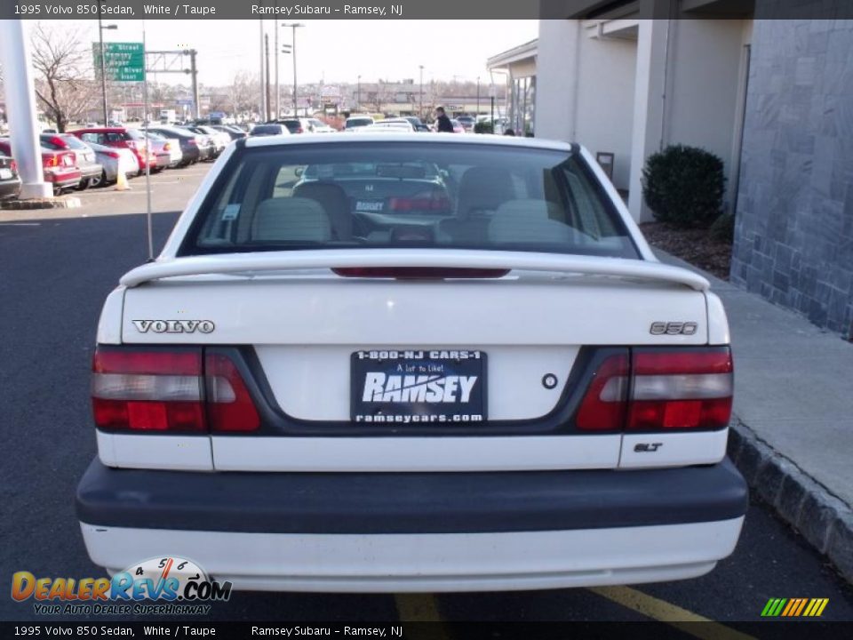 1995 Volvo 850 Sedan White / Taupe Photo #4