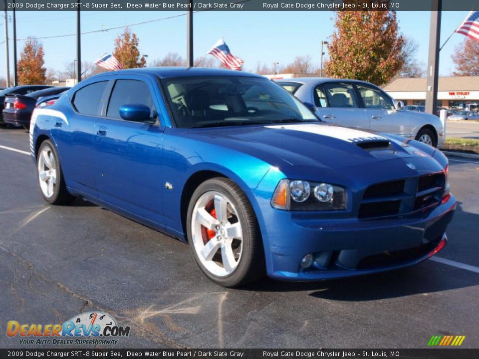 Front 3/4 View of 2009 Dodge Charger SRT-8 Super Bee Photo #2