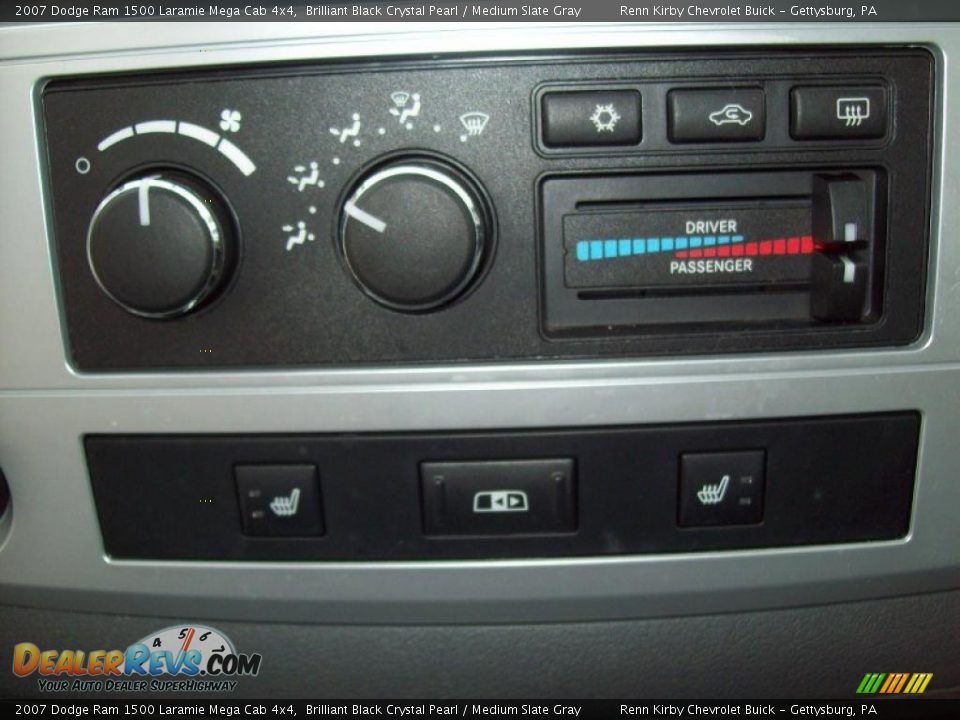 Controls of 2007 Dodge Ram 1500 Laramie Mega Cab 4x4 Photo #24