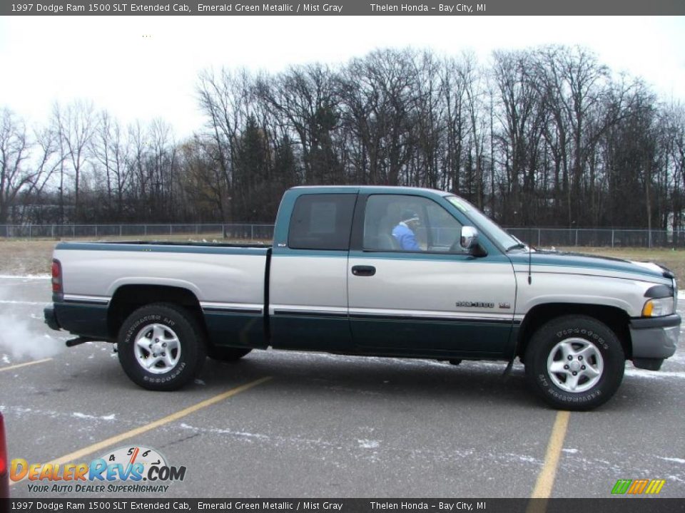 1997 Dodge Ram 1500 SLT Extended Cab Emerald Green Metallic / Mist Gray Photo #7