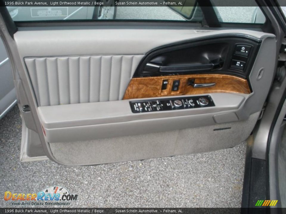 Door Panel of 1996 Buick Park Avenue  Photo #13