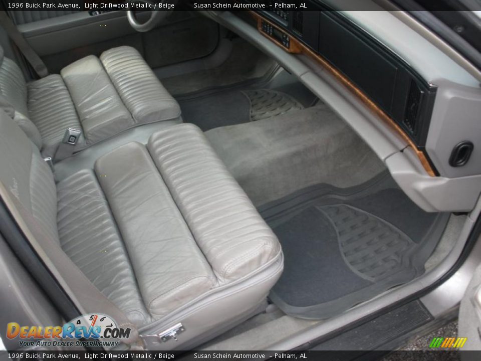 Beige Interior - 1996 Buick Park Avenue  Photo #16