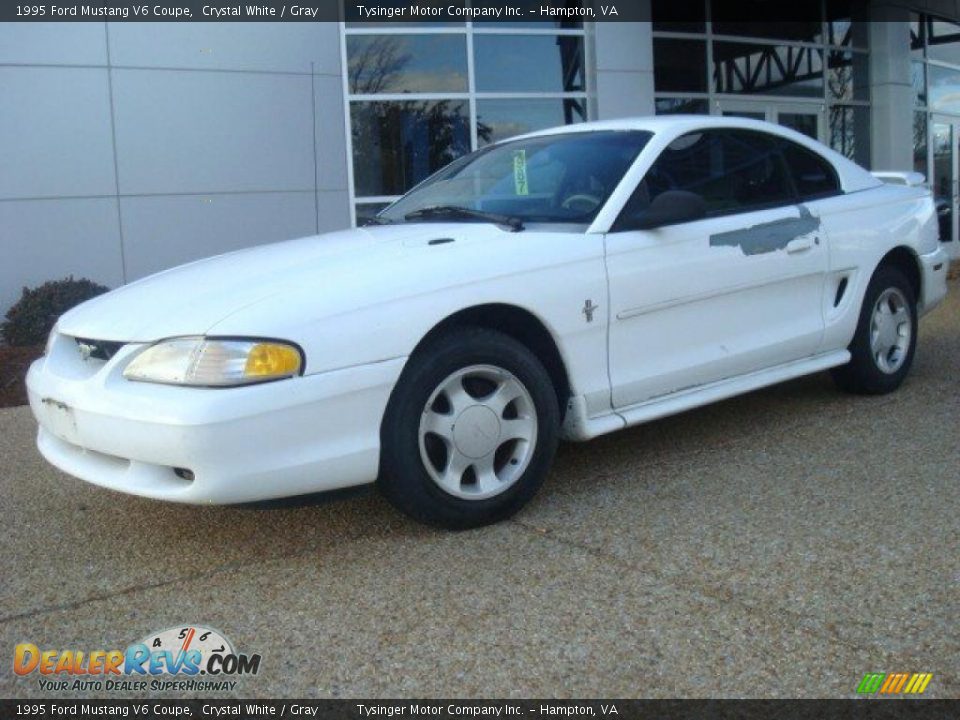 1995 Ford Mustang V6 Coupe Crystal White / Gray Photo #2