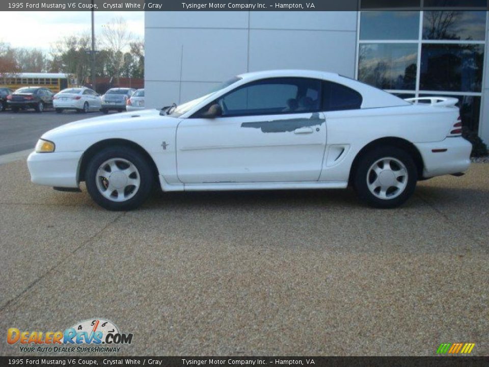 1995 Ford Mustang V6 Coupe Crystal White / Gray Photo #3