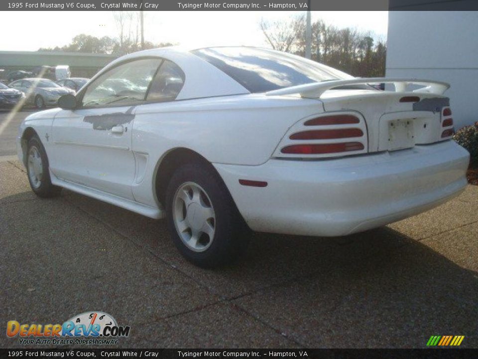 1995 Ford Mustang V6 Coupe Crystal White / Gray Photo #4