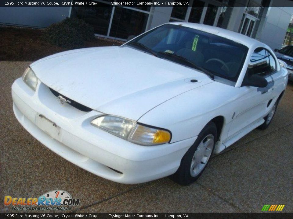 1995 Ford Mustang V6 Coupe Crystal White / Gray Photo #9