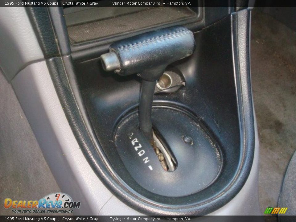 1995 Ford Mustang V6 Coupe Shifter Photo #13