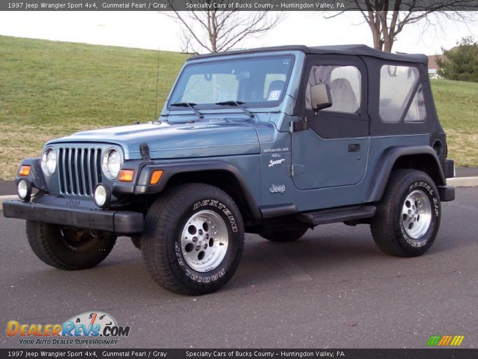 Front 3/4 View of 1997 Jeep Wrangler Sport 4x4 Photo #8