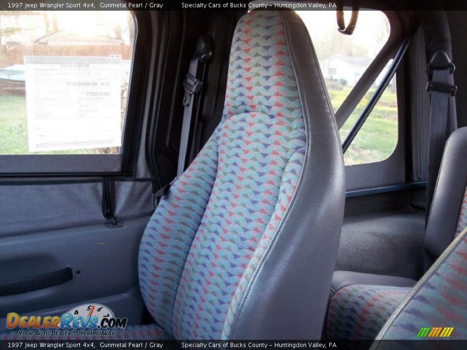 Gray Interior - 1997 Jeep Wrangler Sport 4x4 Photo #32