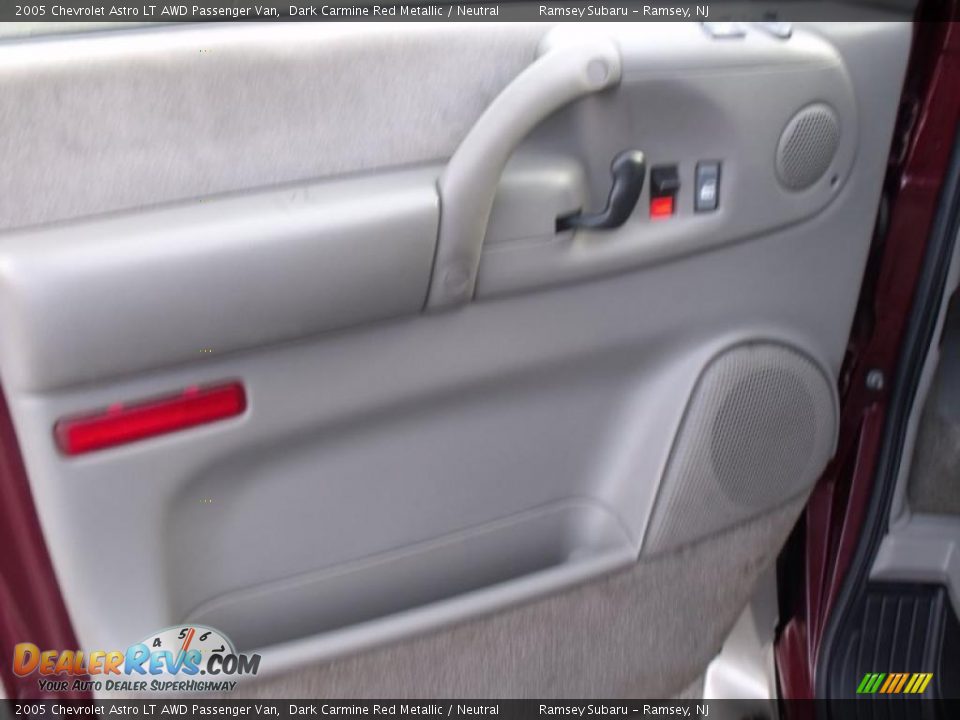 2005 Chevrolet Astro LT AWD Passenger Van Dark Carmine Red Metallic / Neutral Photo #16