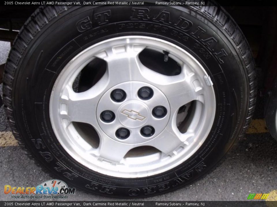 2005 Chevrolet Astro LT AWD Passenger Van Wheel Photo #18