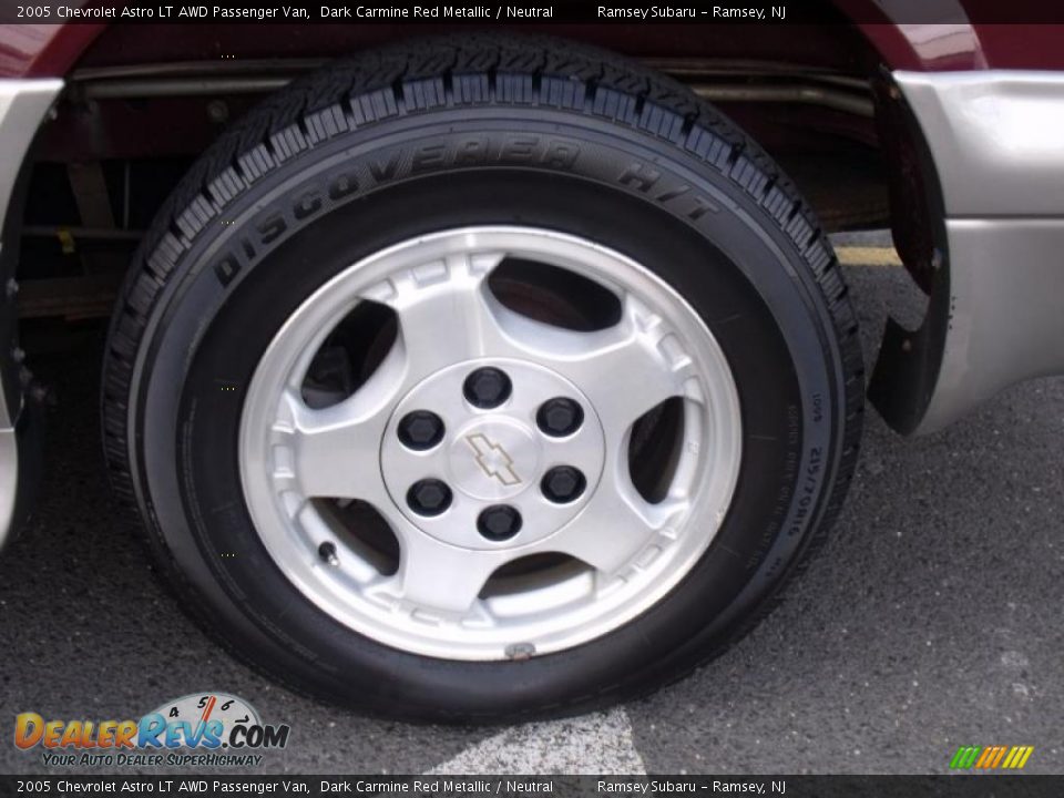 2005 Chevrolet Astro LT AWD Passenger Van Wheel Photo #21