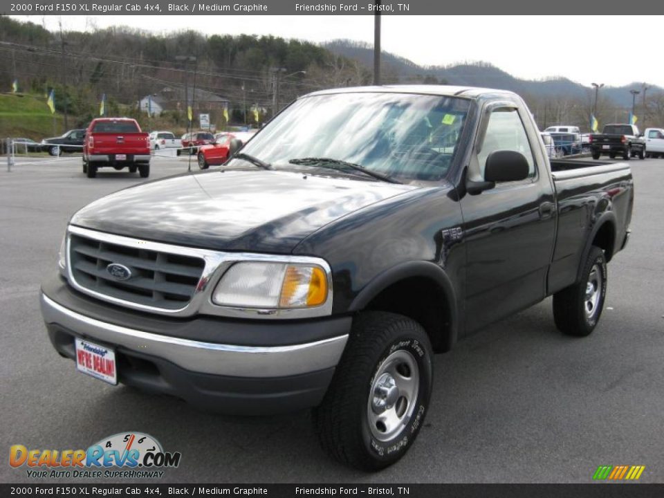 2000 Ford F150 XL Regular Cab 4x4 Black / Medium Graphite Photo #2