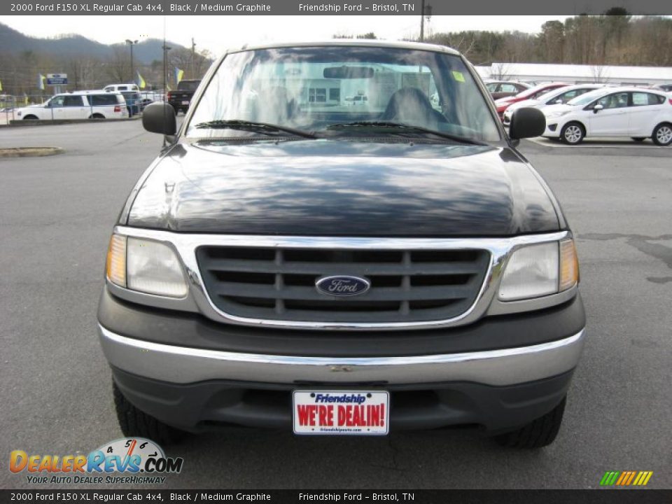 2000 Ford F150 XL Regular Cab 4x4 Black / Medium Graphite Photo #3