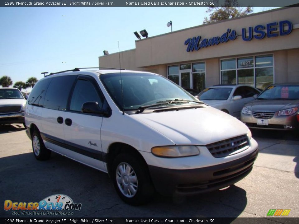 1998 Plymouth Grand Voyager SE Bright White / Silver Fern Photo #2