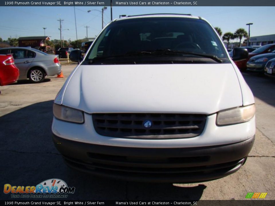 1998 Plymouth Grand Voyager SE Bright White / Silver Fern Photo #3