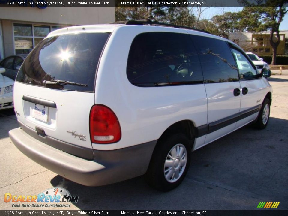 1998 Plymouth Grand Voyager SE Bright White / Silver Fern Photo #8
