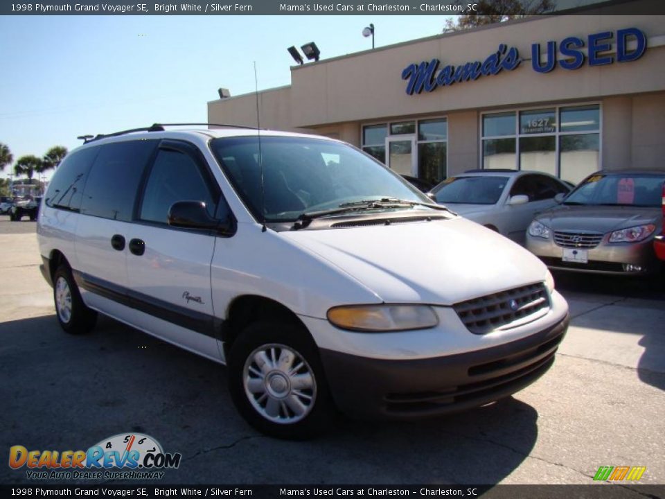 1998 Plymouth Grand Voyager SE Bright White / Silver Fern Photo #31