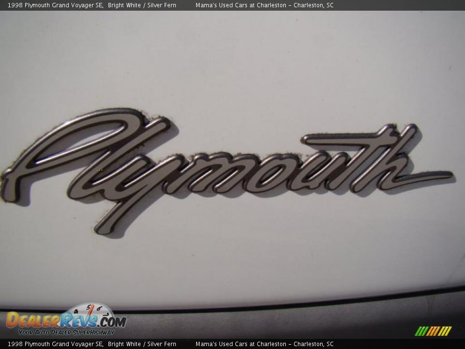 1998 Plymouth Grand Voyager SE Bright White / Silver Fern Photo #34