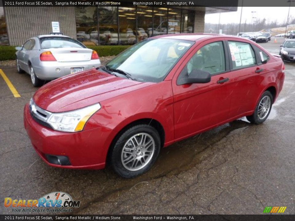 2011 Ford Focus SE Sedan Sangria Red Metallic / Medium Stone Photo #8