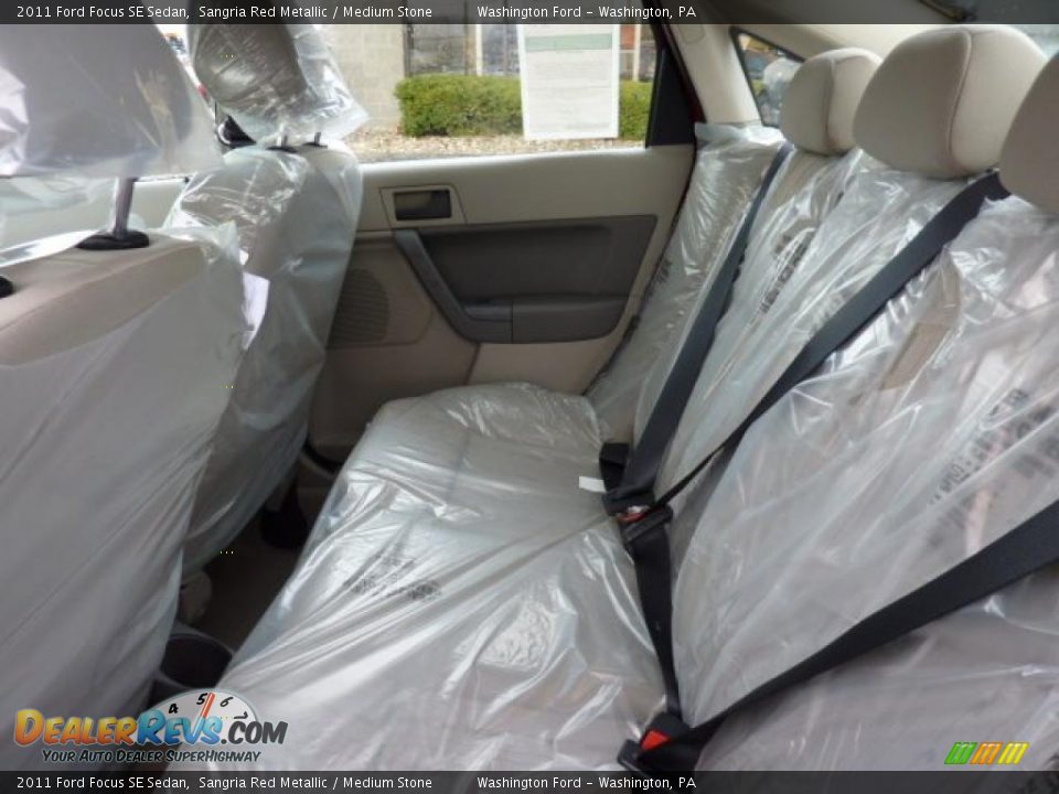 2011 Ford Focus SE Sedan Sangria Red Metallic / Medium Stone Photo #13