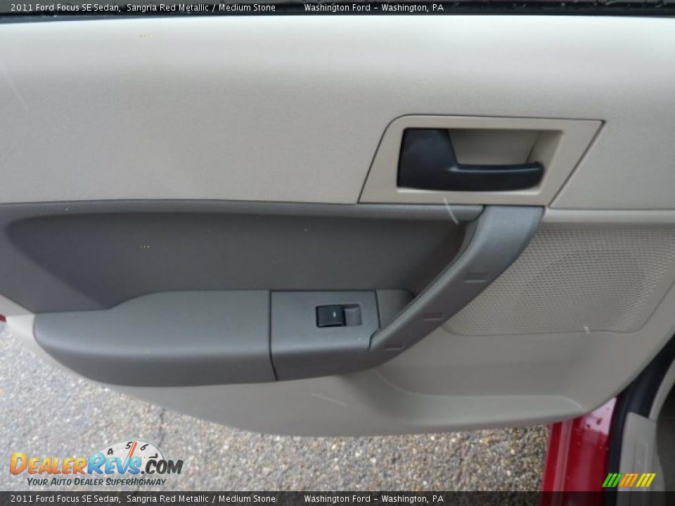 2011 Ford Focus SE Sedan Sangria Red Metallic / Medium Stone Photo #14