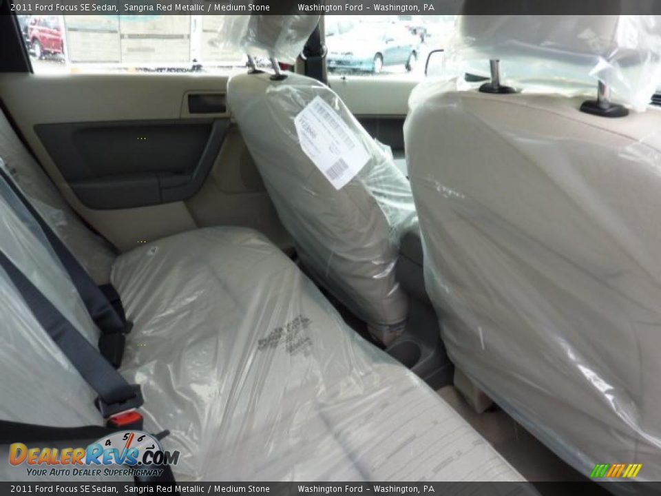2011 Ford Focus SE Sedan Sangria Red Metallic / Medium Stone Photo #15