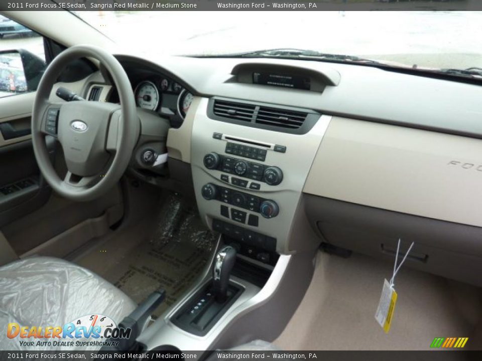 2011 Ford Focus SE Sedan Sangria Red Metallic / Medium Stone Photo #16