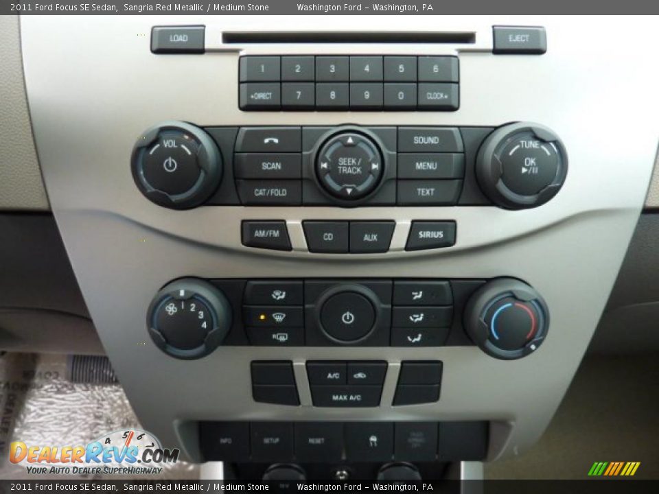 2011 Ford Focus SE Sedan Sangria Red Metallic / Medium Stone Photo #18