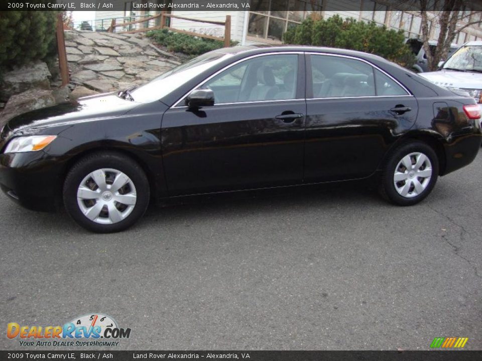 2009 Toyota Camry LE Black / Ash Photo #2