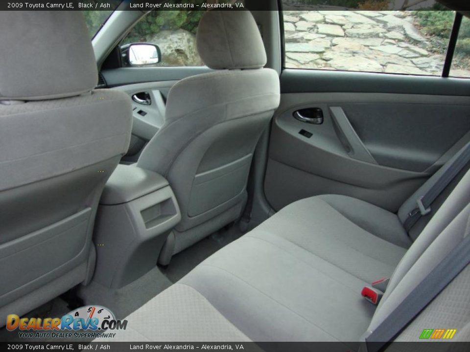 2009 Toyota Camry LE Black / Ash Photo #18