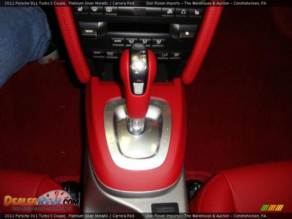 2011 Porsche 911 Turbo S Coupe Shifter Photo #31