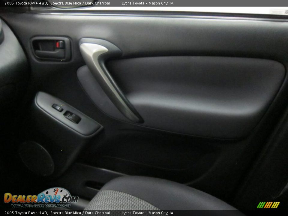 2005 Toyota RAV4 4WD Spectra Blue Mica / Dark Charcoal Photo #36