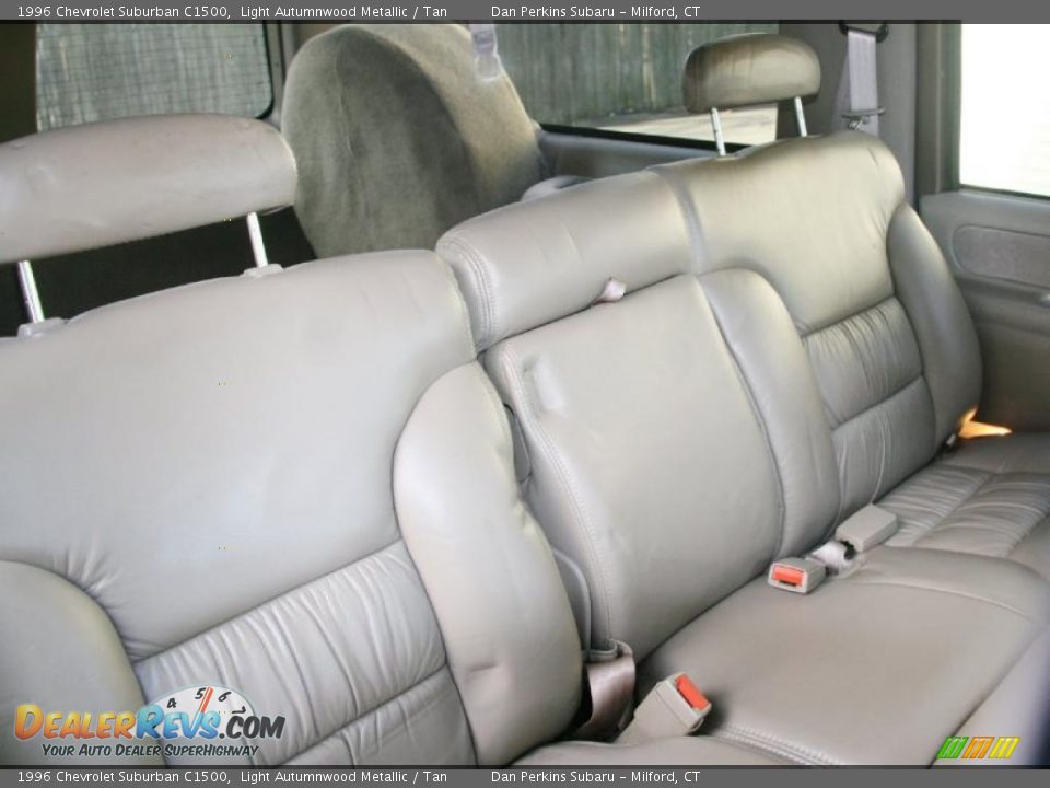 Tan Interior - 1996 Chevrolet Suburban C1500 Photo #15