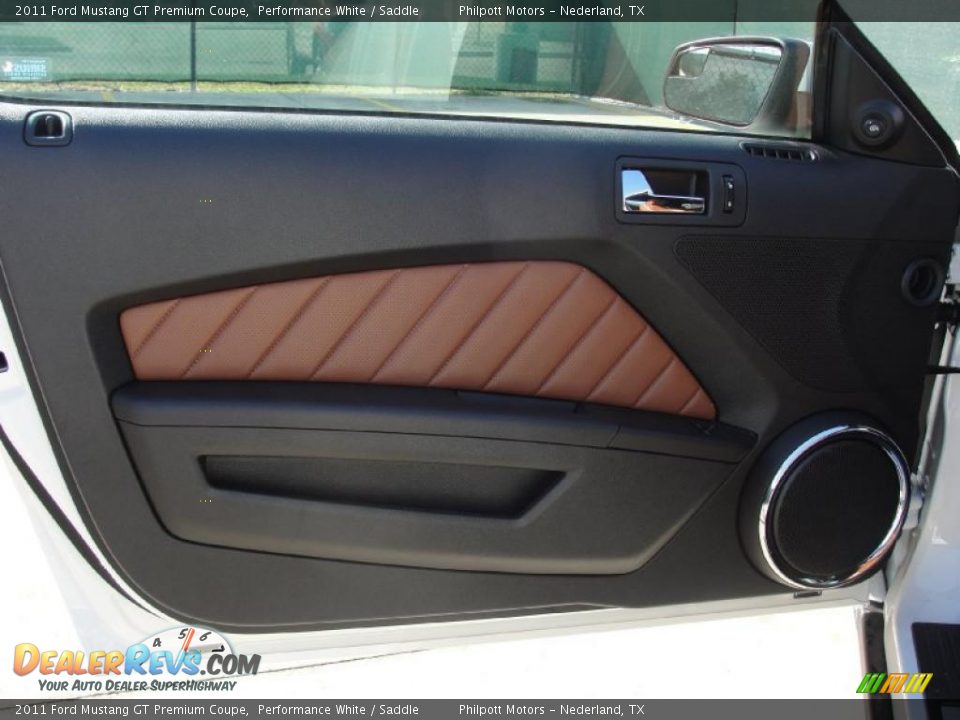 Door Panel of 2011 Ford Mustang GT Premium Coupe Photo #16