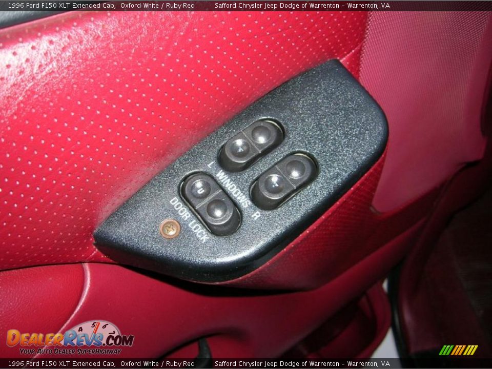 1996 Ford F150 XLT Extended Cab Oxford White / Ruby Red Photo #10