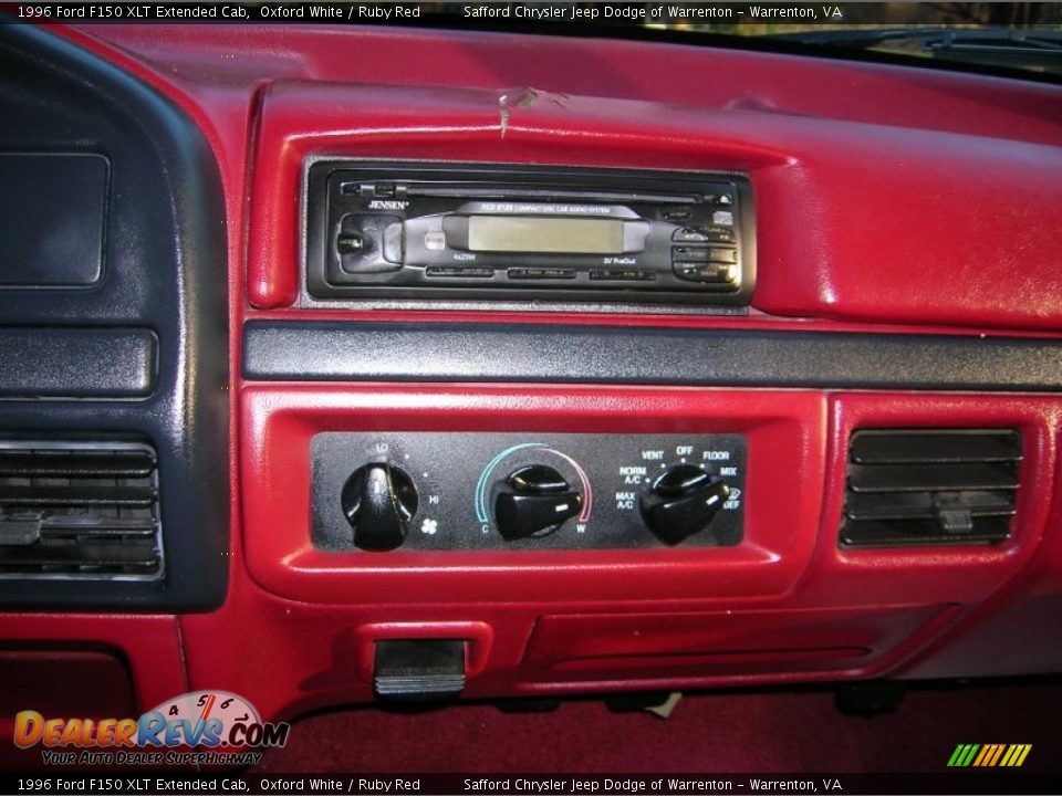 Controls of 1996 Ford F150 XLT Extended Cab Photo #16
