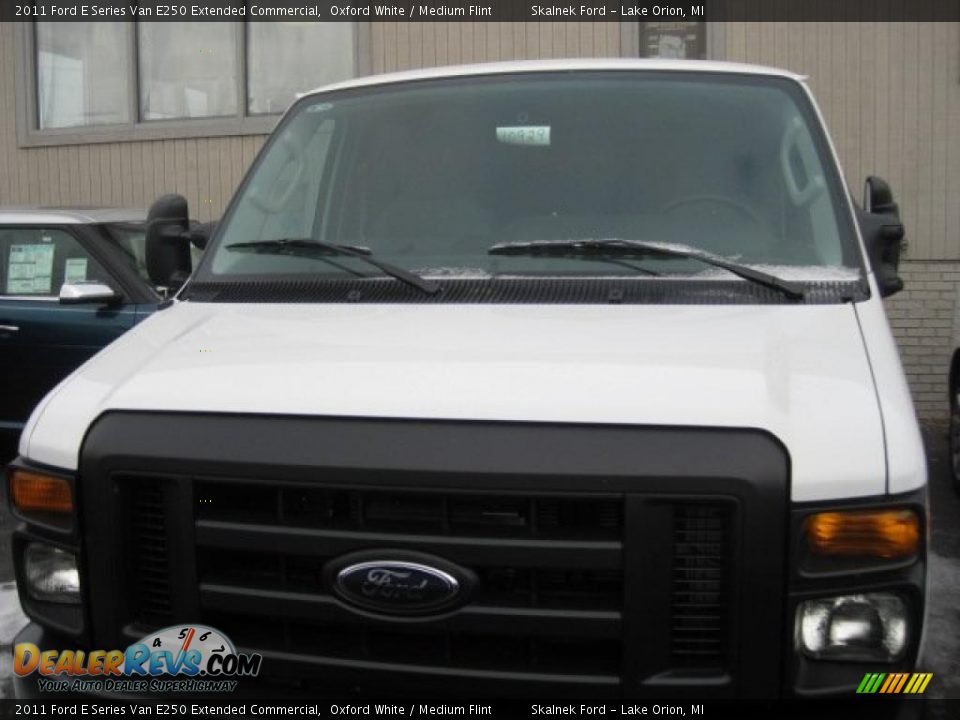2011 Ford E Series Van E250 Extended Commercial Oxford White / Medium Flint Photo #2