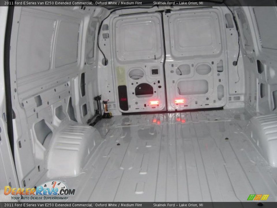 2011 Ford E Series Van E250 Extended Commercial Oxford White / Medium Flint Photo #6