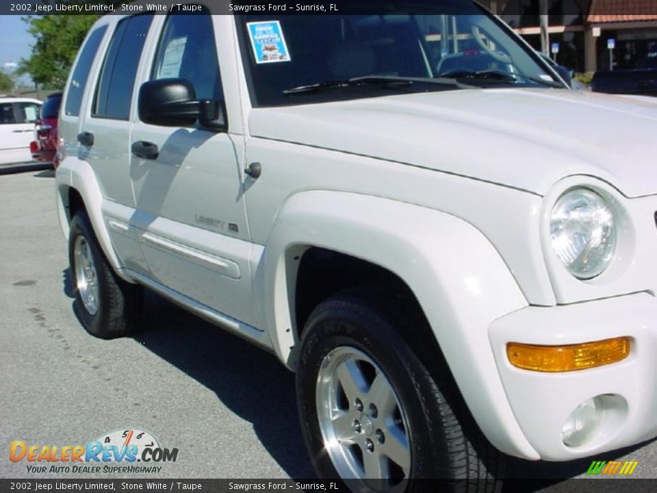 2002 Jeep Liberty Limited Stone White / Taupe Photo #2
