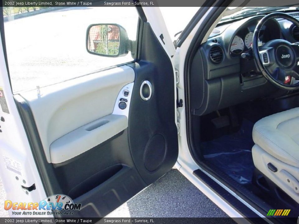 2002 Jeep Liberty Limited Stone White / Taupe Photo #16