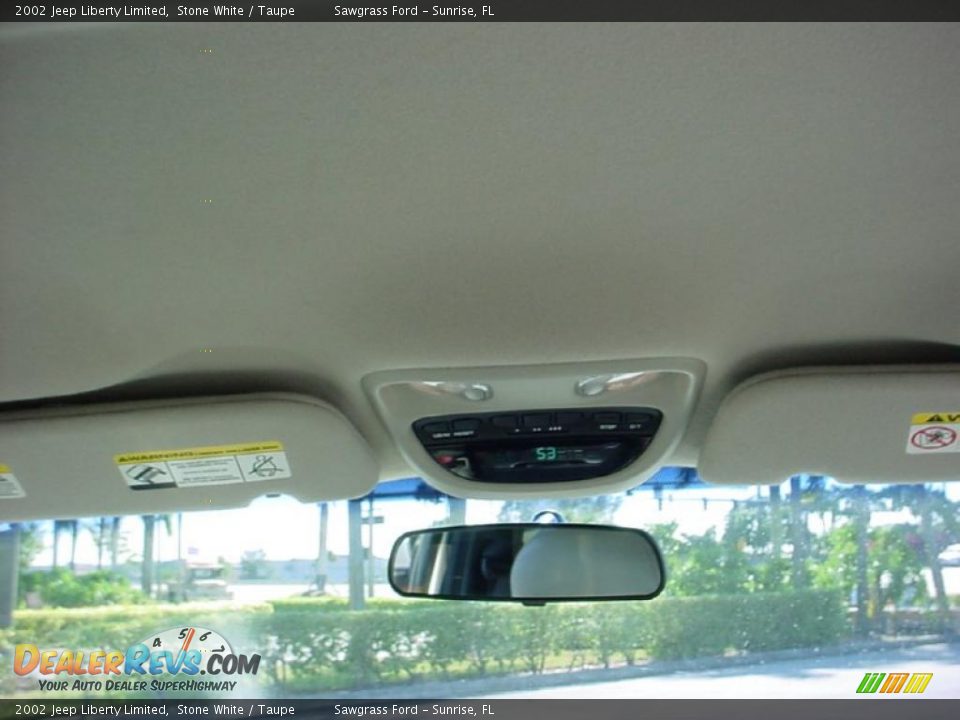 2002 Jeep Liberty Limited Stone White / Taupe Photo #23