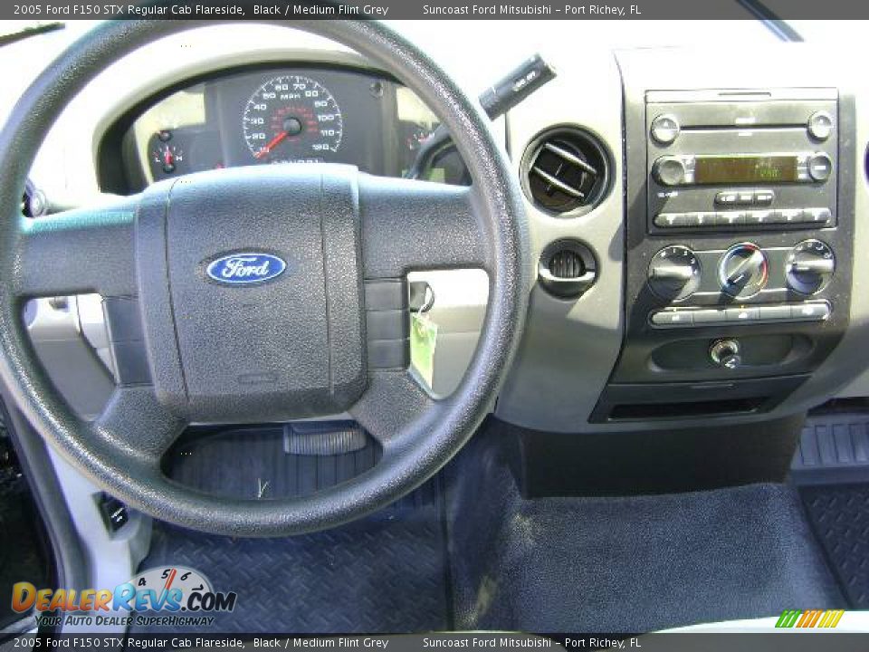 2005 Ford F150 STX Regular Cab Flareside Black / Medium Flint Grey Photo #29