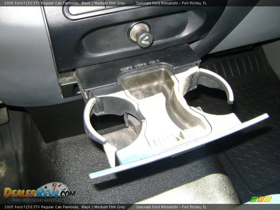 2005 Ford F150 STX Regular Cab Flareside Black / Medium Flint Grey Photo #34