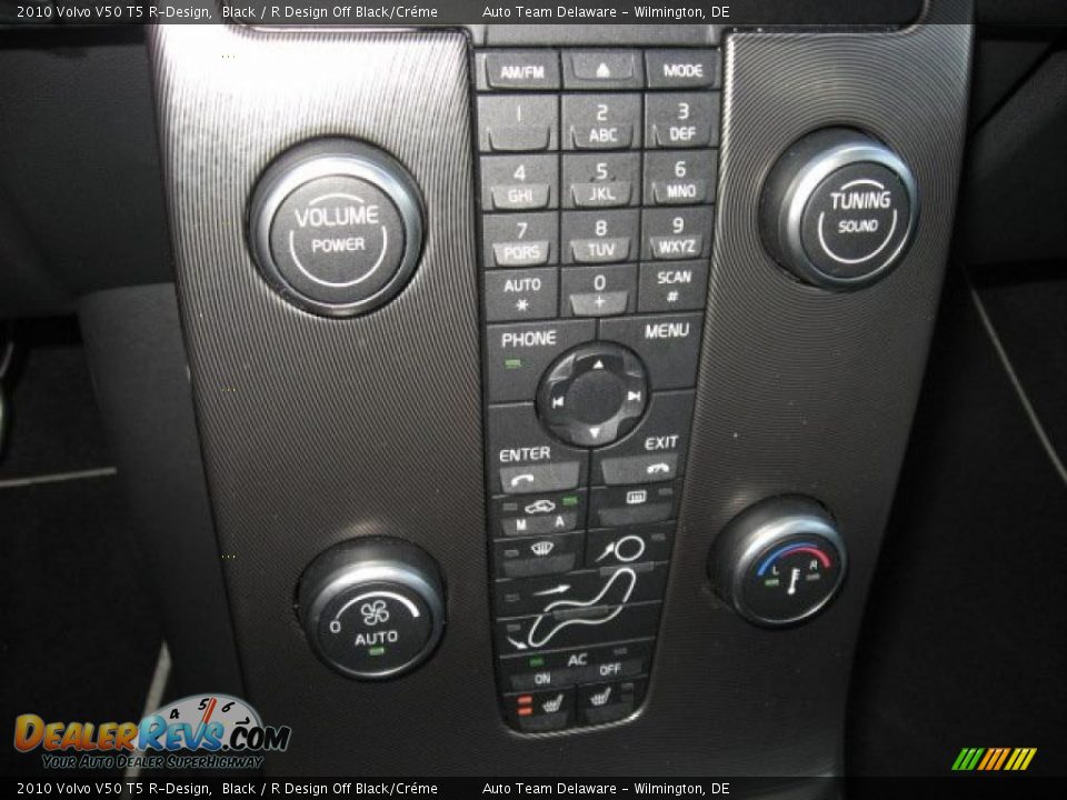 Controls of 2010 Volvo V50 T5 R-Design Photo #17