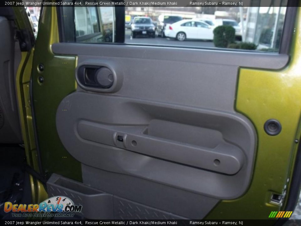 Door Panel of 2007 Jeep Wrangler Unlimited Sahara 4x4 Photo #14