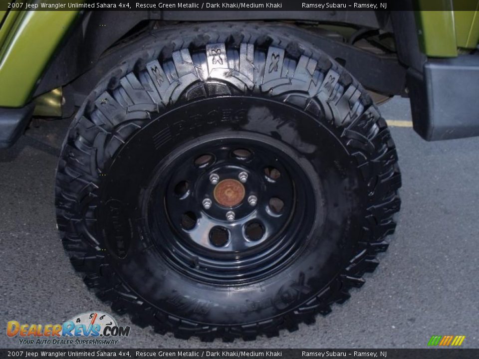 Custom Wheels of 2007 Jeep Wrangler Unlimited Sahara 4x4 Photo #20